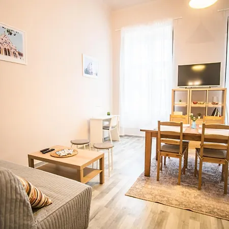 Entire Spacious Apartment in Central Kecskemét