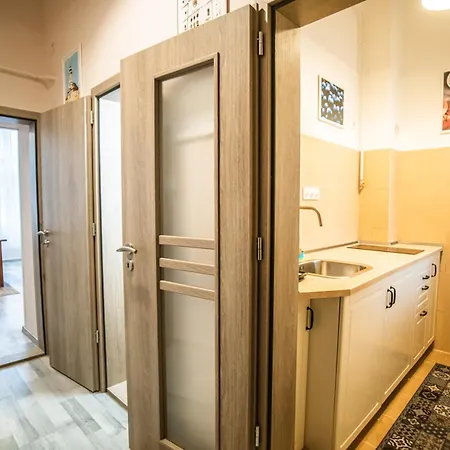 Apartment Spacious In *