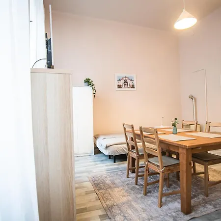 Apartment Spacious In *