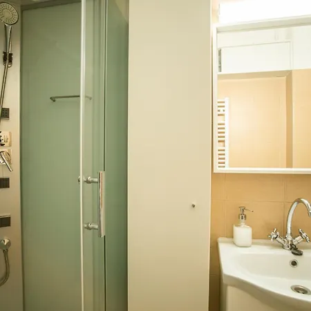 Apartment Spacious In