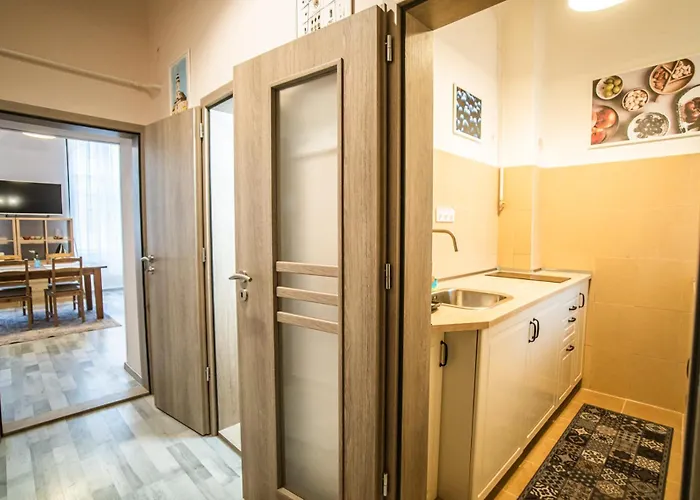 Apartman Entire Spacious In *