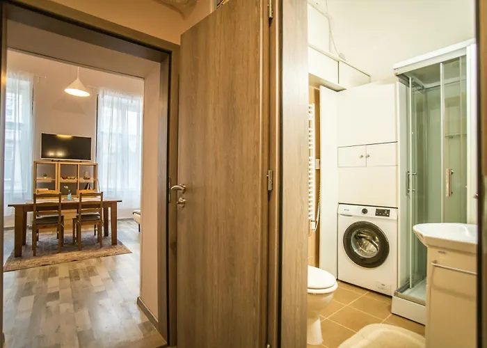 Entire Spacious In Lägenhet Kecskemét